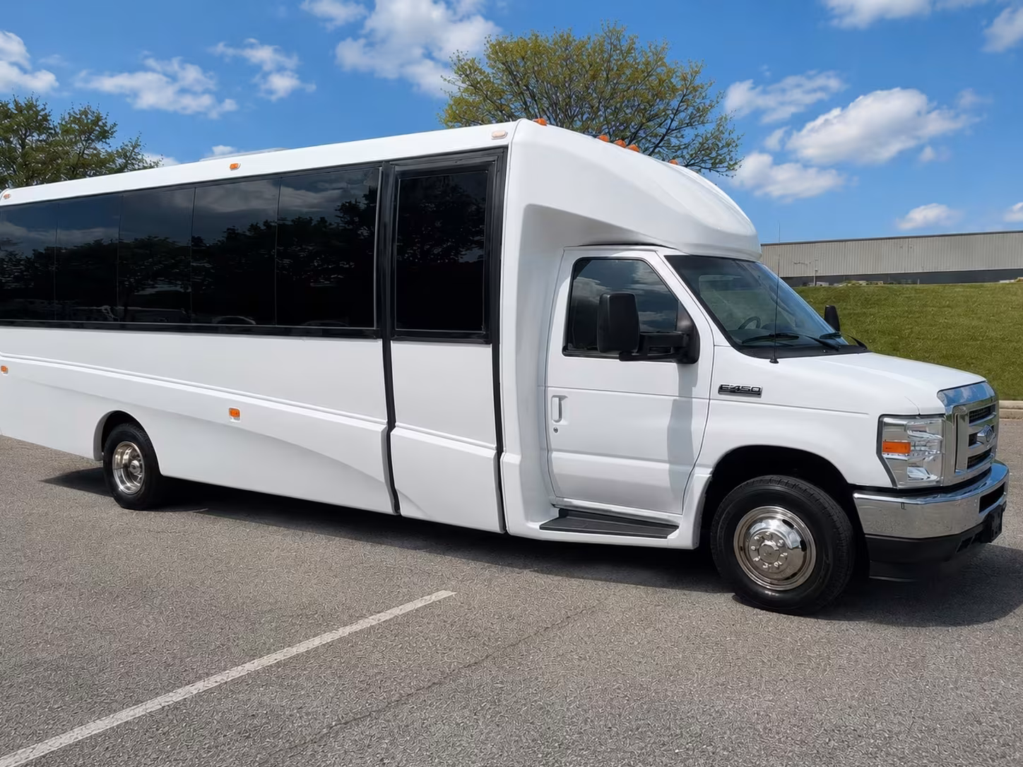 minibus rentals for newport beach stem and nature field trips