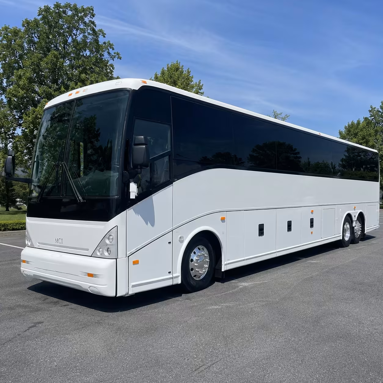 school field trip charter bus rentals in newport beach